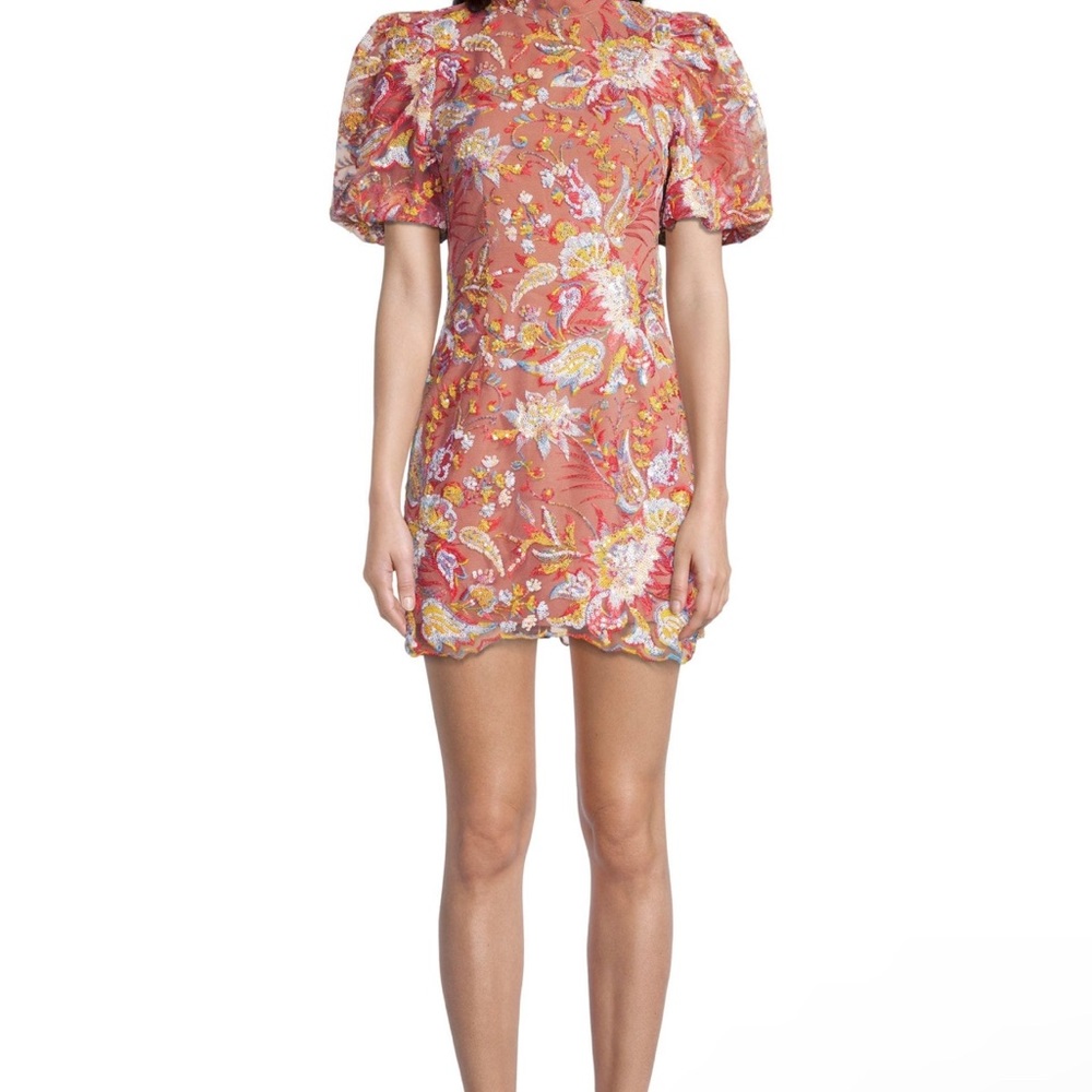 Gorgeous in season size S Elliatt dress. Currently on Nordstrom site $340.
